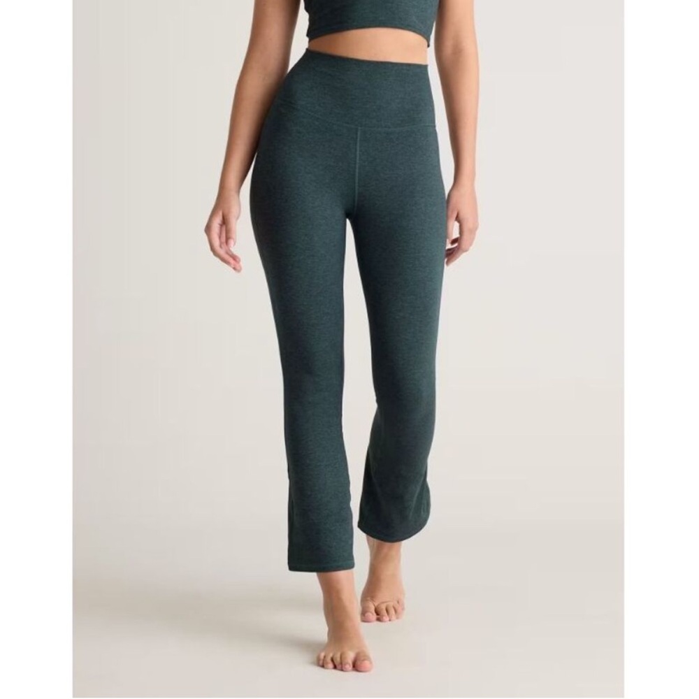 Quince UltraSoft Activewear Green Cropped High-Waisted Leggings Size Medium